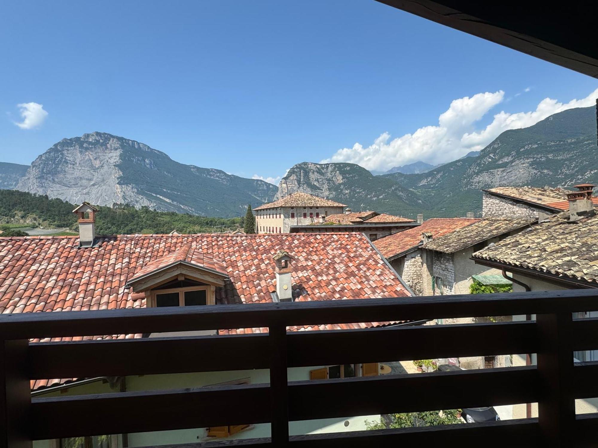 Apartamento Casa Al parco: mansarda, giardino, relax Calavino Exterior foto