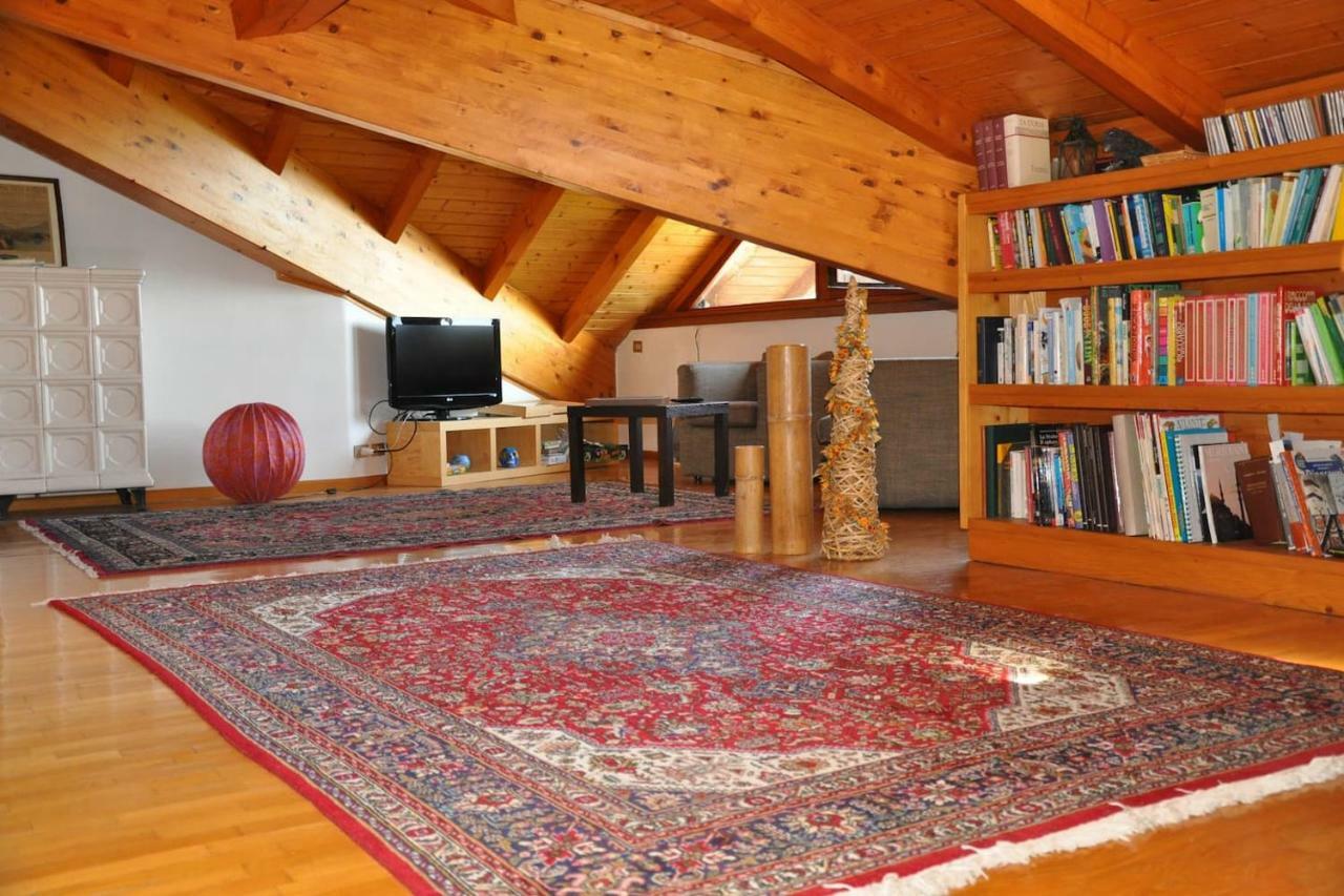 Apartamento Casa Al parco: mansarda, giardino, relax Calavino Exterior foto