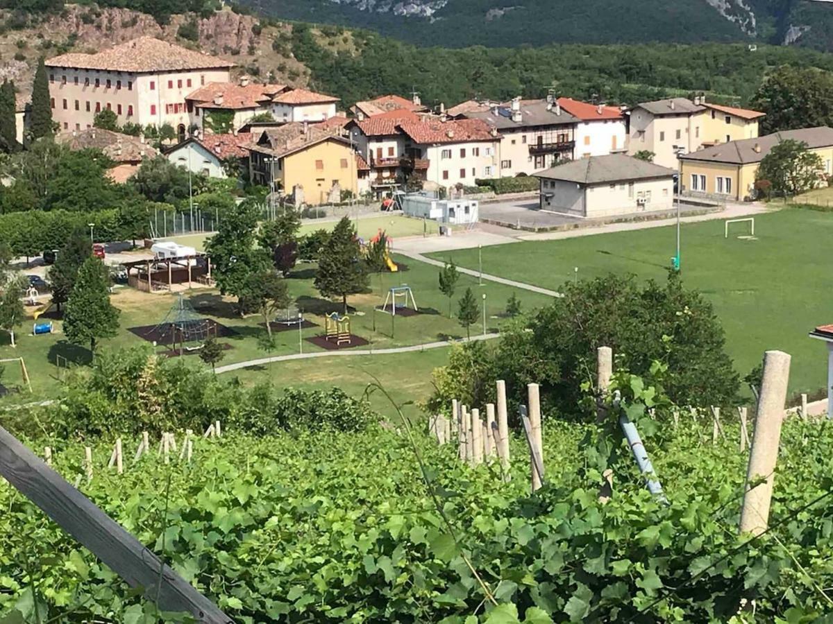 Apartamento Casa Al parco: mansarda, giardino, relax Calavino Exterior foto